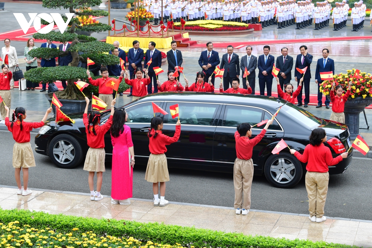 toàn cảnh lễ đón chính thức thủ tướng tây ban nha thăm việt nam hình ảnh 3 toan canh le don chinh thuc thu tuong tay ban nha tham viet nam hinh anh 3