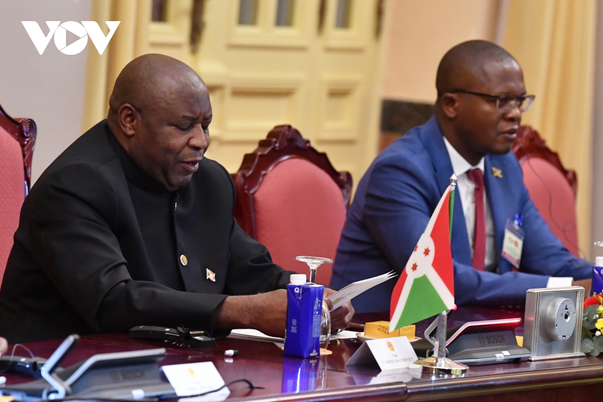 toàn cảnh lễ đón tổng thống burundi và phu nhân thăm chính thức việt nam hình ảnh 12 toan canh le don tong thong burundi va phu nhan tham chinh thuc viet nam hinh anh 12