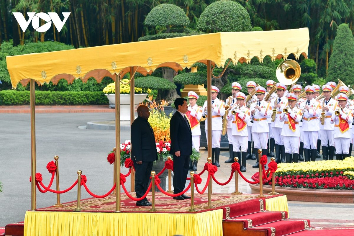 toàn cảnh lễ đón tổng thống burundi và phu nhân thăm chính thức việt nam hình ảnh 4 toan canh le don tong thong burundi va phu nhan tham chinh thuc viet nam hinh anh 4