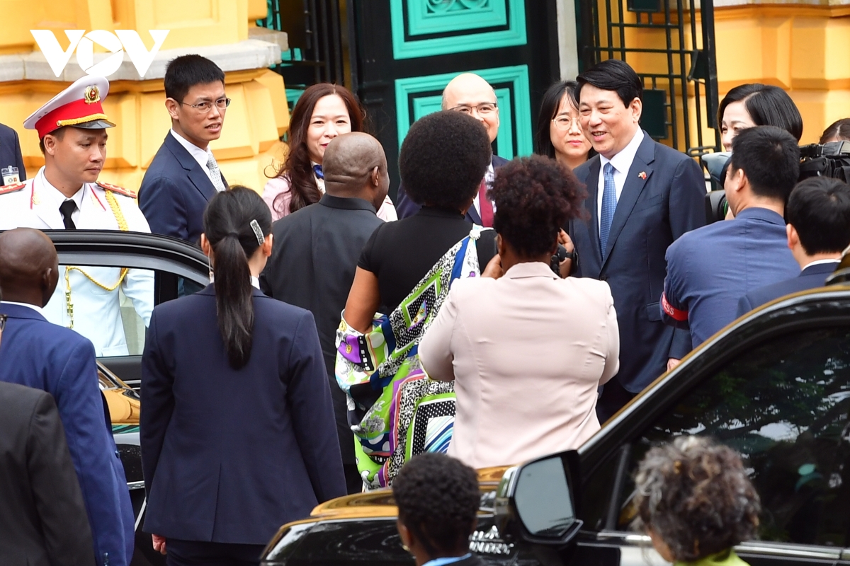 toàn cảnh lễ đón tổng thống burundi và phu nhân thăm chính thức việt nam hình ảnh 3 toan canh le don tong thong burundi va phu nhan tham chinh thuc viet nam hinh anh 3