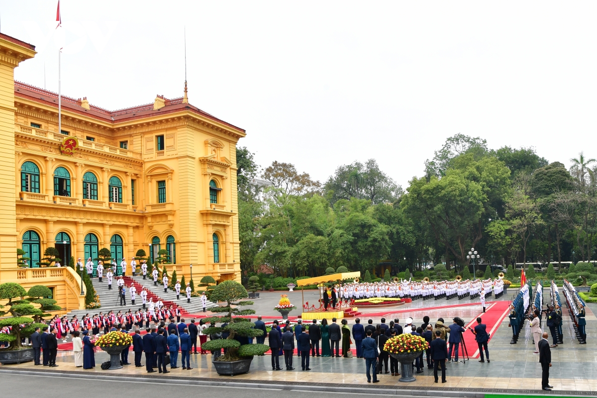 toàn cảnh lễ đón tổng thống burundi và phu nhân thăm chính thức việt nam hình ảnh 1 toan canh le don tong thong burundi va phu nhan tham chinh thuc viet nam hinh anh 1