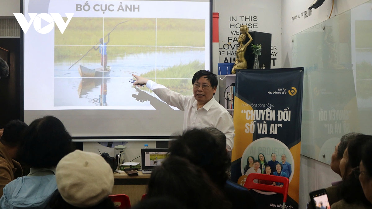 khi người cao tuổi bắt nhịp chuyển đổi số hình ảnh 1 khi nguoi cao tuoi bat nhip chuyen doi so hinh anh 1