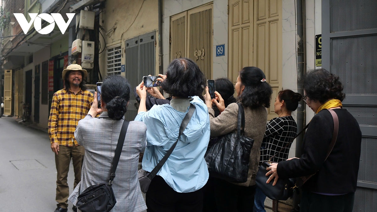 khi người cao tuổi bắt nhịp chuyển đổi số hình ảnh 3 khi nguoi cao tuoi bat nhip chuyen doi so hinh anh 3