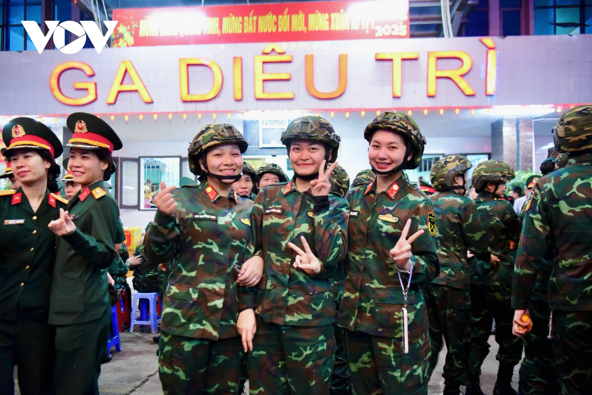 lực lượng diễu binh sắp đến ga biên hòa, khép lại hành trình 38 tiếng trên tàu hình ảnh 10 luc luong dieu binh sap den ga bien hoa, khep lai hanh trinh 38 tieng tren tau hinh anh 10
