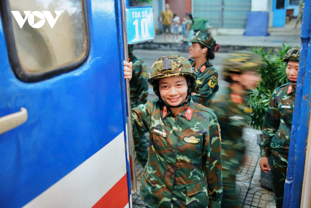 lực lượng diễu binh sắp đến ga biên hòa, khép lại hành trình 38 tiếng trên tàu hình ảnh 3 luc luong dieu binh sap den ga bien hoa, khep lai hanh trinh 38 tieng tren tau hinh anh 3