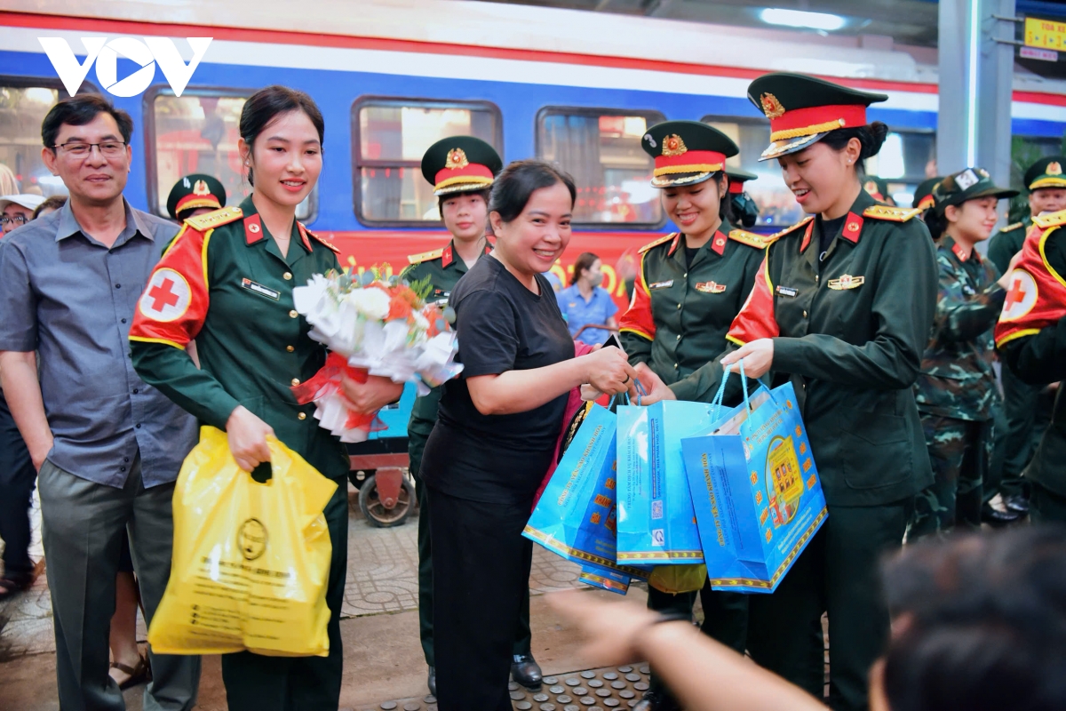lực lượng diễu binh sắp đến ga biên hòa, khép lại hành trình 38 tiếng trên tàu hình ảnh 7 luc luong dieu binh sap den ga bien hoa, khep lai hanh trinh 38 tieng tren tau hinh anh 7