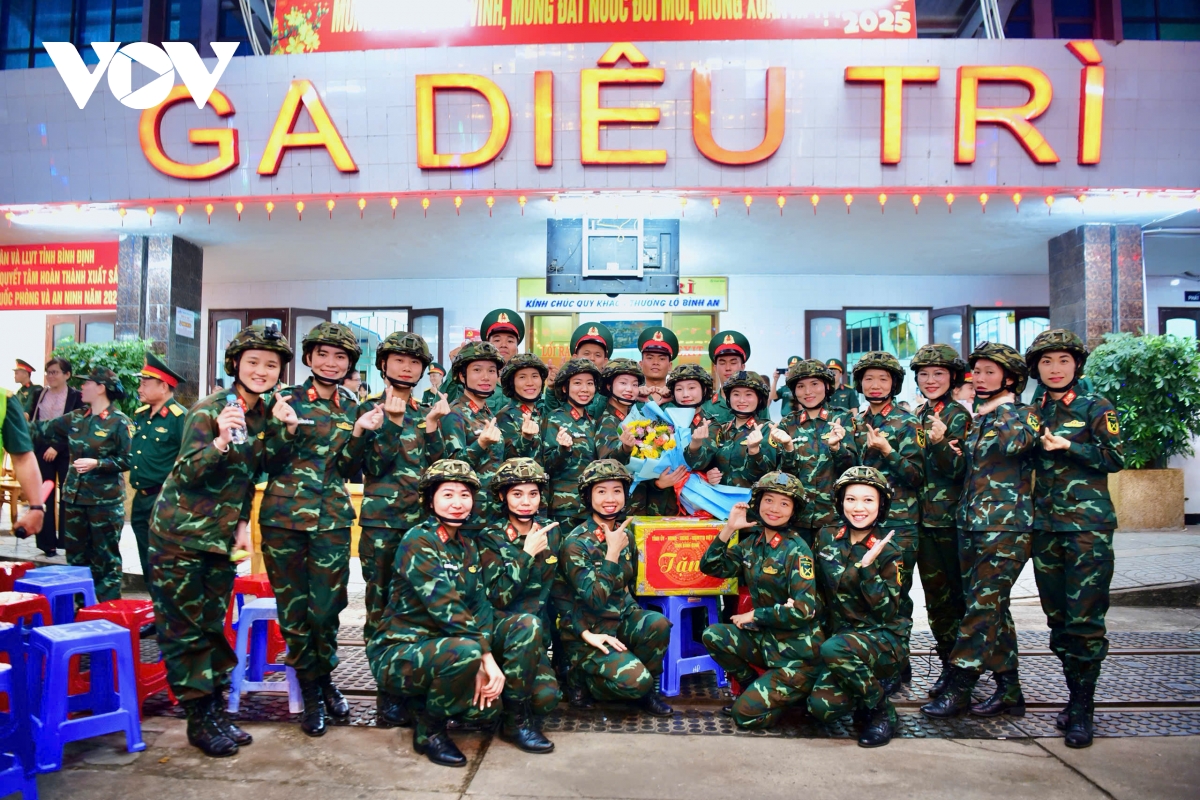 lực lượng diễu binh sắp đến ga biên hòa, khép lại hành trình 38 tiếng trên tàu hình ảnh 11 luc luong dieu binh sap den ga bien hoa, khep lai hanh trinh 38 tieng tren tau hinh anh 11