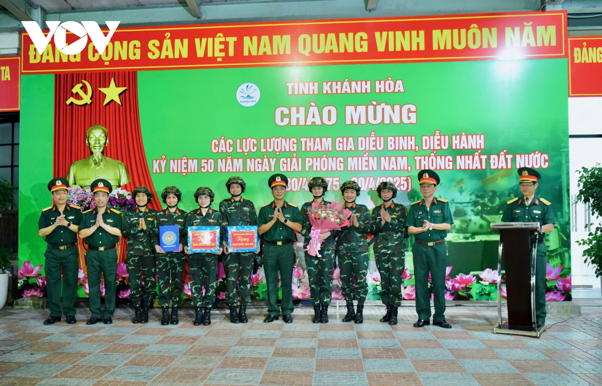 lực lượng diễu binh sắp đến ga biên hòa, khép lại hành trình 38 tiếng trên tàu hình ảnh 1 luc luong dieu binh sap den ga bien hoa, khep lai hanh trinh 38 tieng tren tau hinh anh 1