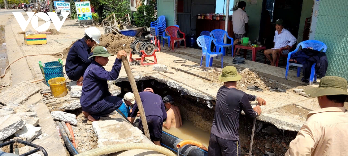 Sự cố vỡ đường ống dẫn nước tại Tiền Giang là do đứt mối chì