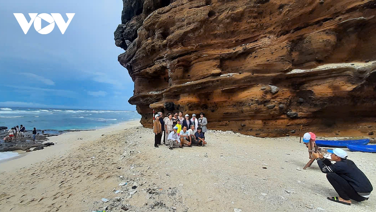 vì sao lý sơn hoang sơ, yên bình luôn là điểm đến hút du khách trong mùa du lịch biển hình ảnh 7 vi sao ly son hoang so, yen binh luon la diem den hut du khach trong mua du lich bien hinh anh 7