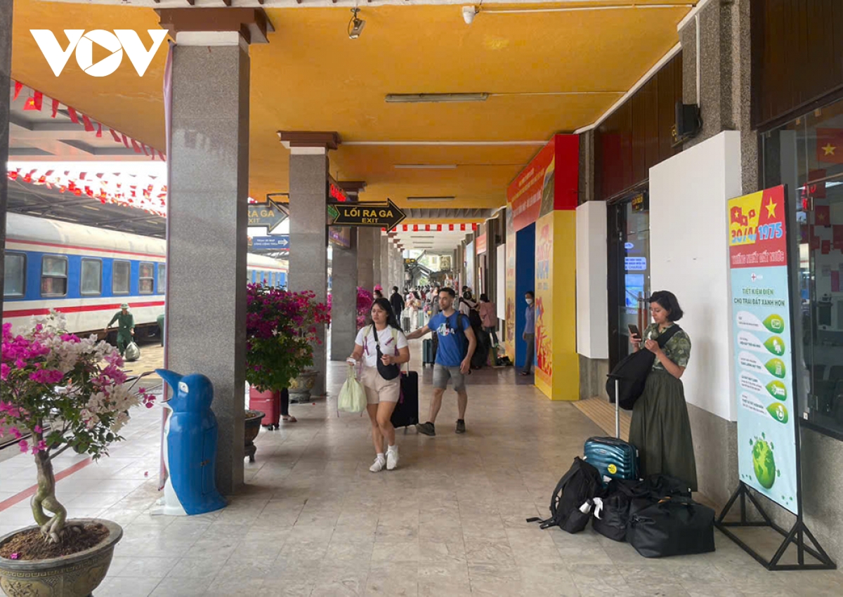 Đoàn tàu thống nhất - kết nối triệu trái tim sẽ gặp nhau tại Đà nẵng trưa 30 4 hình ảnh 2 Doan tau thong nhat - ket noi trieu trai tim se gap nhau tai Da nang trua 30 4 hinh anh 2