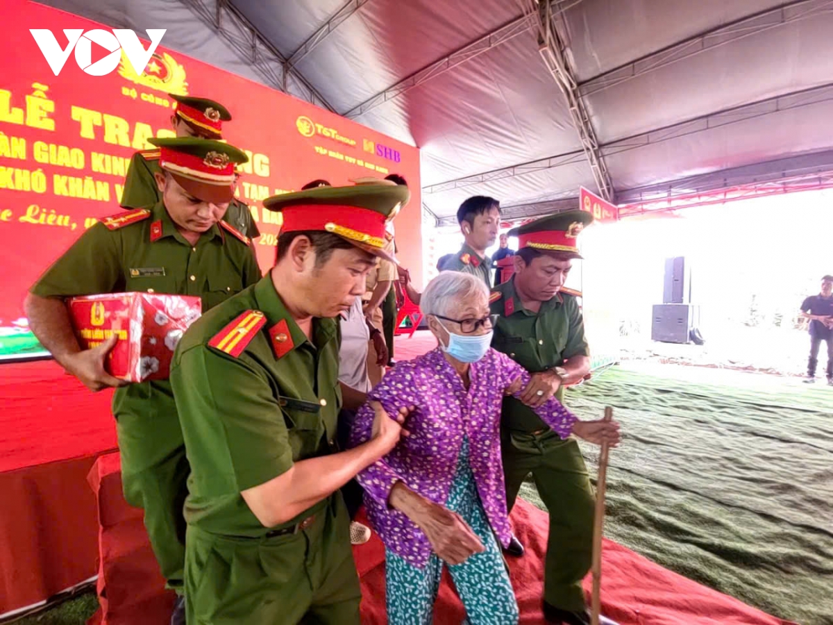 bộ công an quyết tâm hoàn thành 700 căn nhà trao tặng người dân nghèo bạc liêu hình ảnh 3 bo cong an quyet tam hoan thanh 700 can nha trao tang nguoi dan ngheo bac lieu hinh anh 3