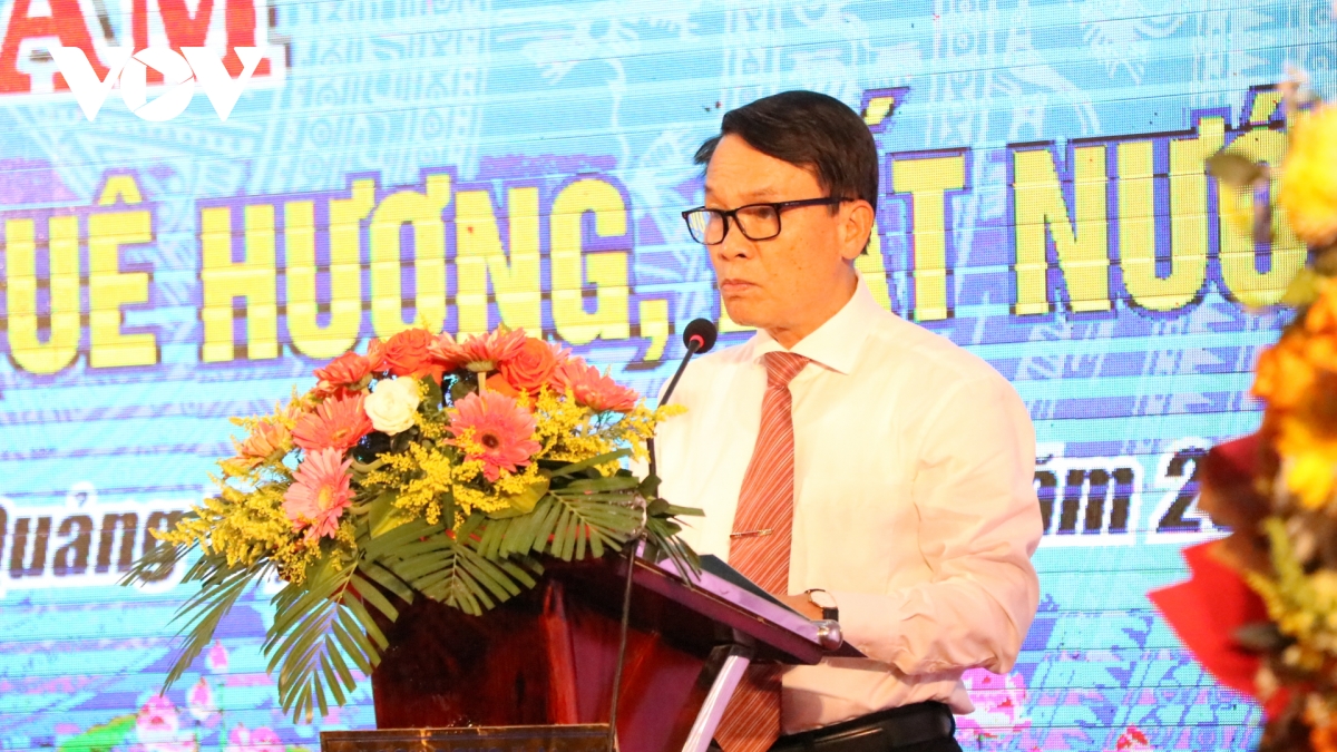  bao chi dong hanh voi que huong, dat nuoc hinh anh 2