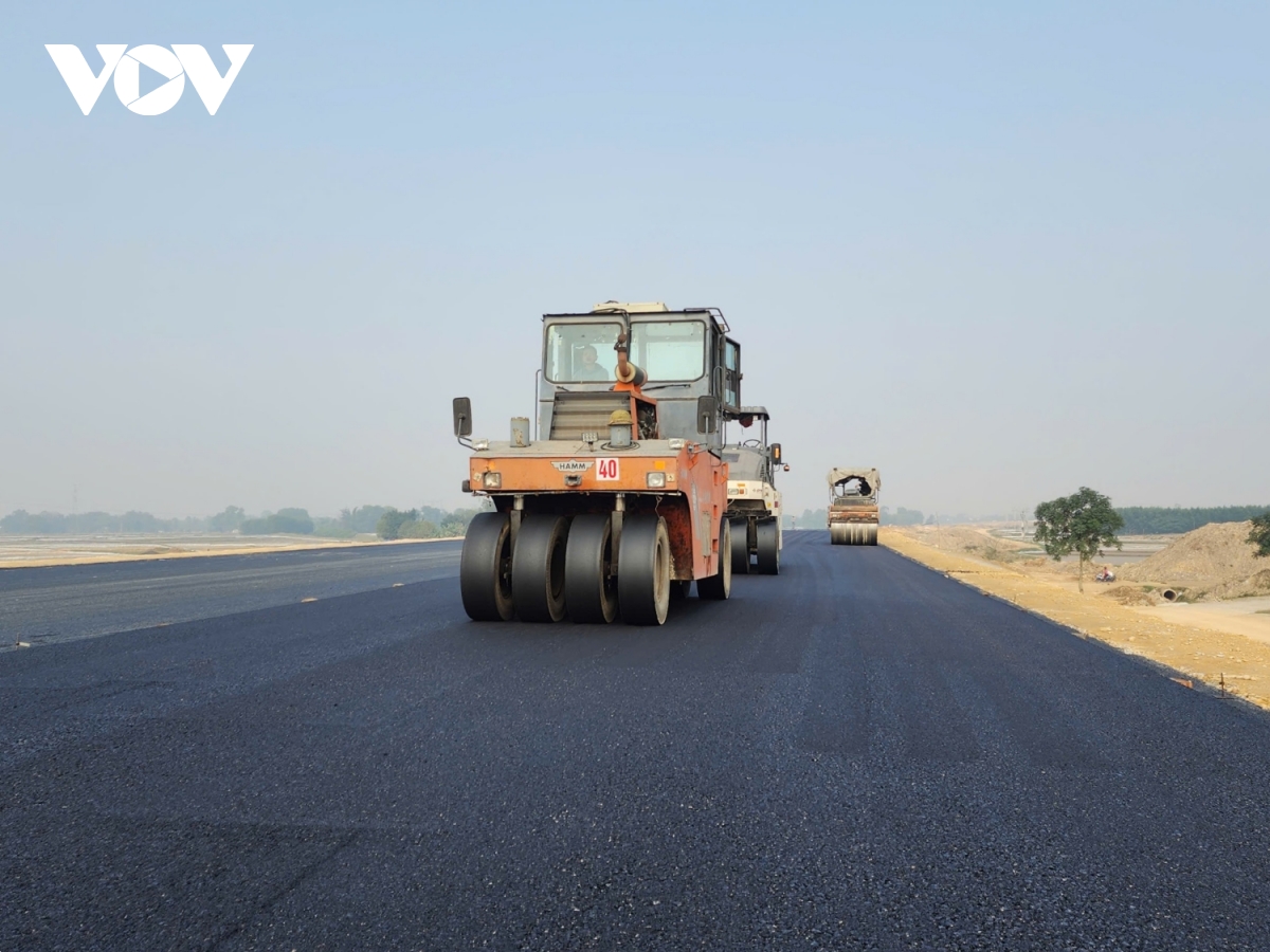 chạy nước rút hoàn thành cao tốc bắc- nam qua quảng bình trước 30 4 hình ảnh 3 chay nuoc rut hoan thanh cao toc bac- nam qua quang binh truoc 30 4 hinh anh 3