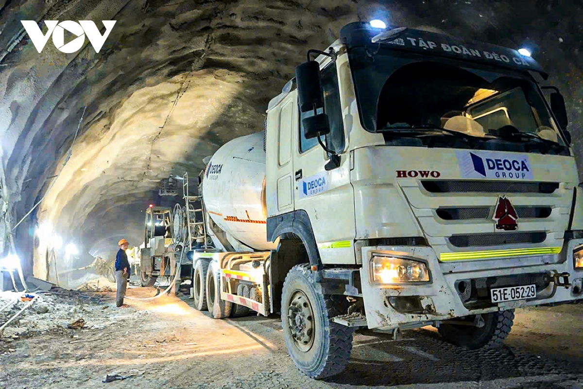 làm xuyên lễ trên cao tốc quảng ngãi-hoài nhơn hình ảnh 5 lam xuyen le tren cao toc quang ngai-hoai nhon hinh anh 5