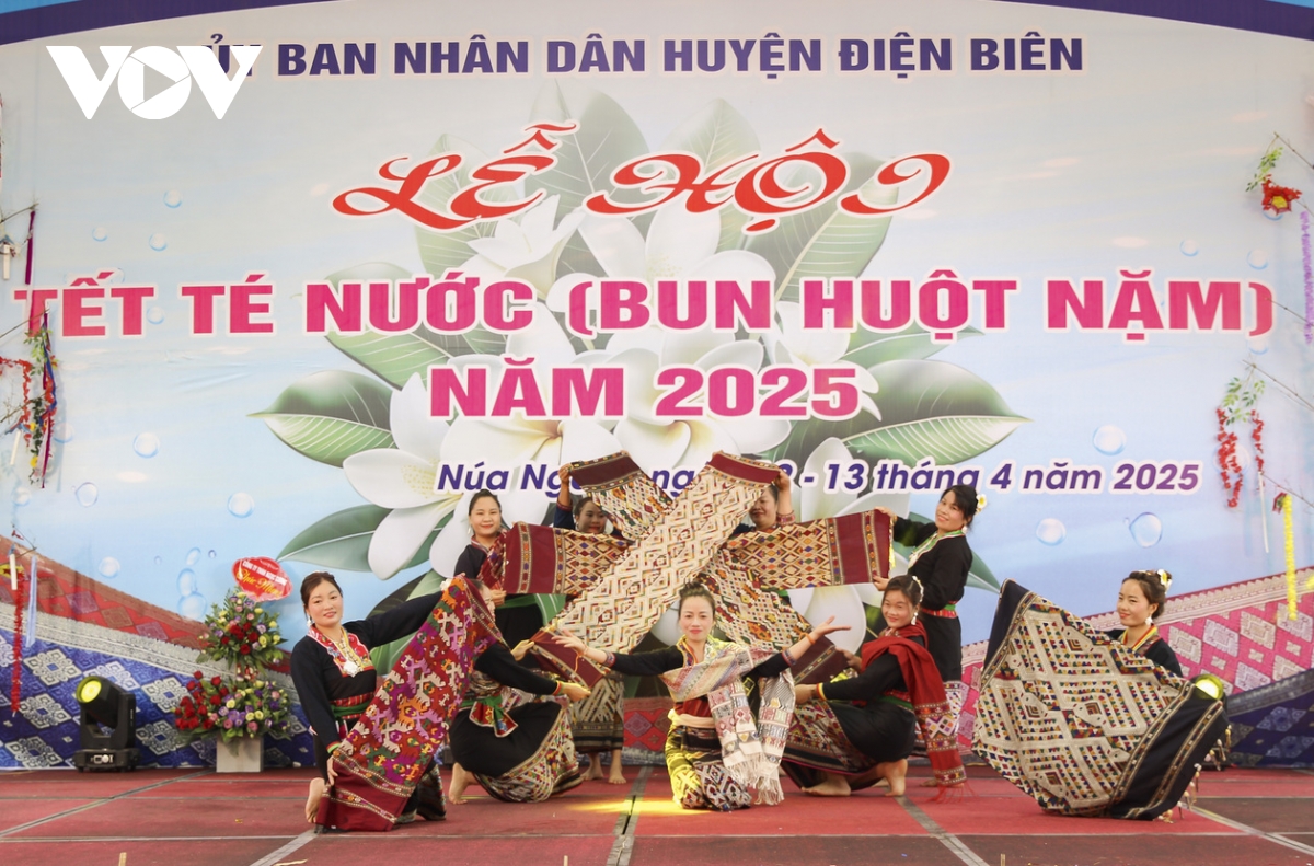 tưng bừng lễ hội bun huột nặm của người lào Điện biên hình ảnh 3 tung bung le hoi bun huot nam cua nguoi lao Dien bien hinh anh 3