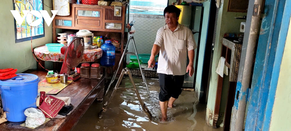 vỡ đường ống dẫn nước sinh hoạt, nước tràn ngập nhiều nhà dân ở tiền giang hình ảnh 2 vo duong ong dan nuoc sinh hoat, nuoc tran ngap nhieu nha dan o tien giang hinh anh 2