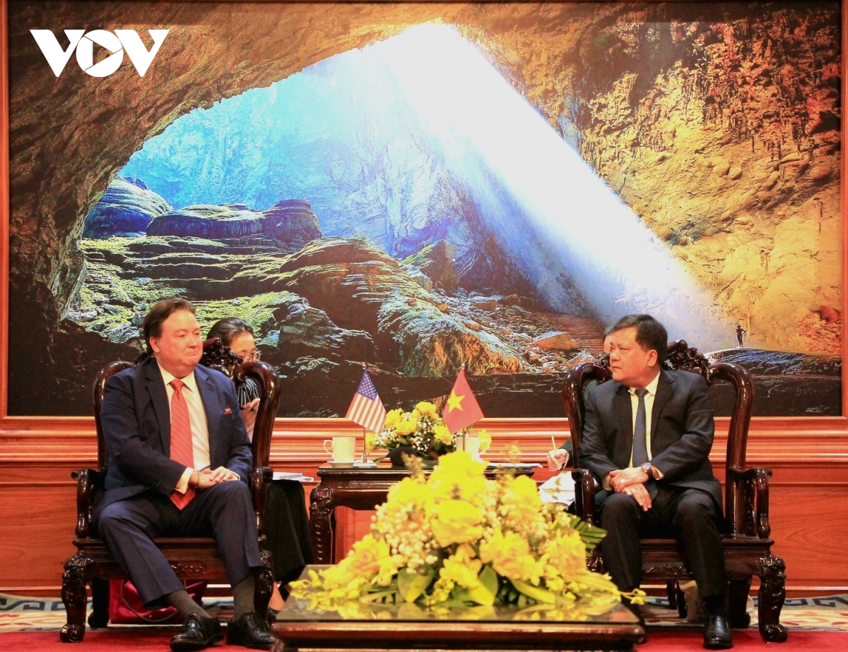 Đại sứ hoa kỳ viếng mộ Đại tướng võ nguyên giáp hình ảnh 1 Dai su hoa ky vieng mo Dai tuong vo nguyen giap hinh anh 1