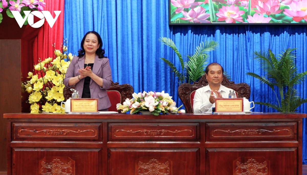 Phó Chủ tịch nước Võ Thị Ánh Xuân tiếp xúc cử tri tại An Giang