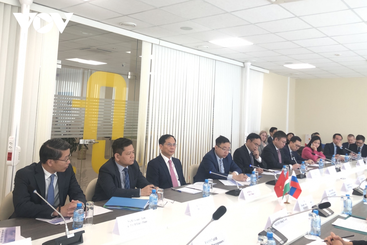 phó thủ tướng bùi thanh sơn làm việc tại tỉnh caluga, nga hình ảnh 2 pho thu tuong bui thanh son lam viec tai tinh caluga, nga hinh anh 2