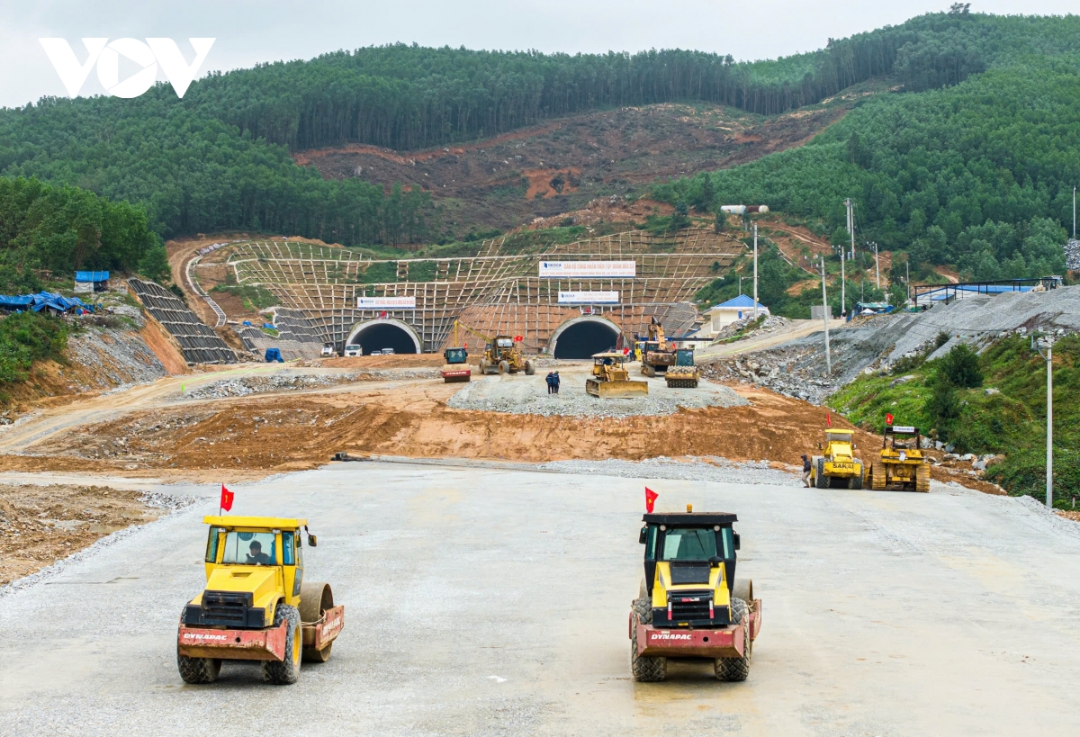 thông nhánh hầm dài nhất cao tốc quảng ngãi - hoài nhơn trên cao tốc bắc - nam hình ảnh 7 thong nhanh ham dai nhat cao toc quang ngai - hoai nhon tren cao toc bac - nam hinh anh 7