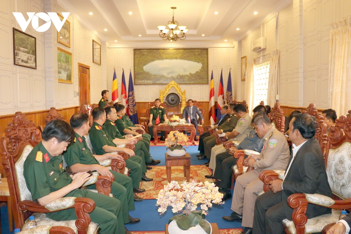 tu lenh quan khu 5 chuc tet chol chnam thmay tai campuchia hinh anh 2
