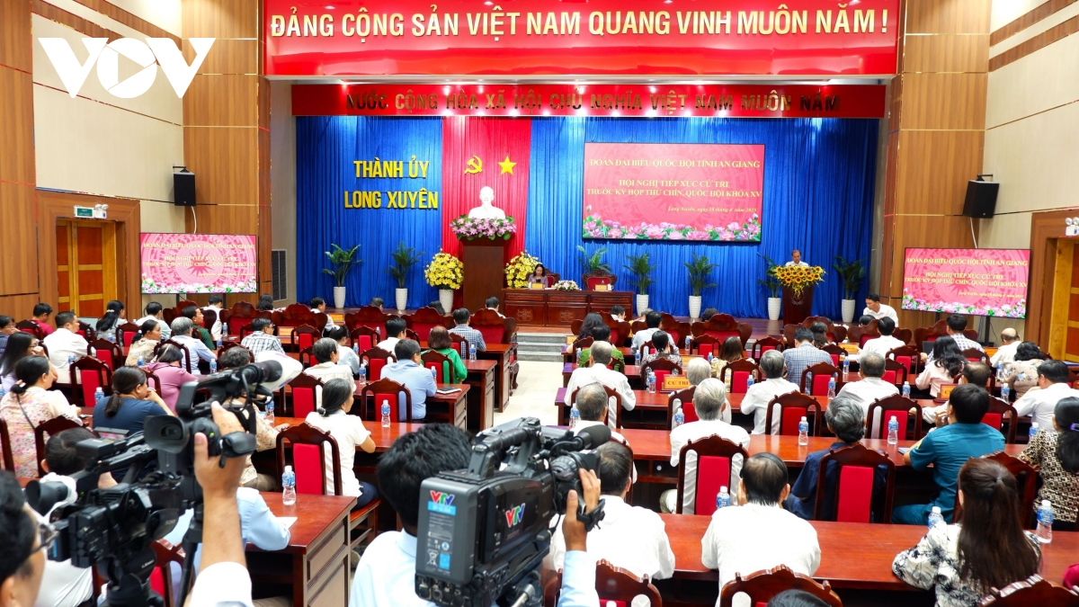 phó chủ tịch nước võ thị Ánh xuân tiếp xúc cử tri tại an giang hình ảnh 1 pho chu tich nuoc vo thi Anh xuan tiep xuc cu tri tai an giang hinh anh 1