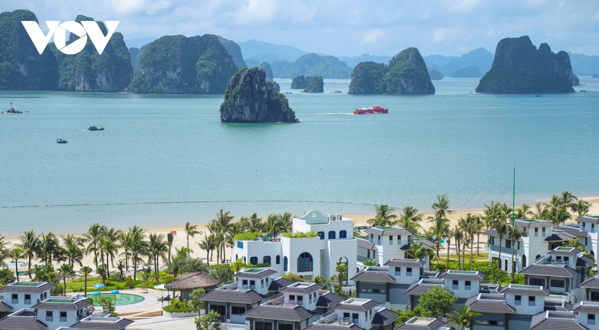 Điểm danh các bãi biển hấp dẫn nhất mùa hè ở quảng ninh hình ảnh 2 Diem danh cac bai bien hap dan nhat mua he o quang ninh hinh anh 2