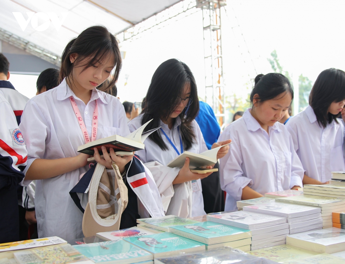 lan tỏa văn hóa đọc từ ngày sách việt nam lần thứ 4 tại Điện biên hình ảnh 2 lan toa van hoa doc tu ngay sach viet nam lan thu 4 tai Dien bien hinh anh 2