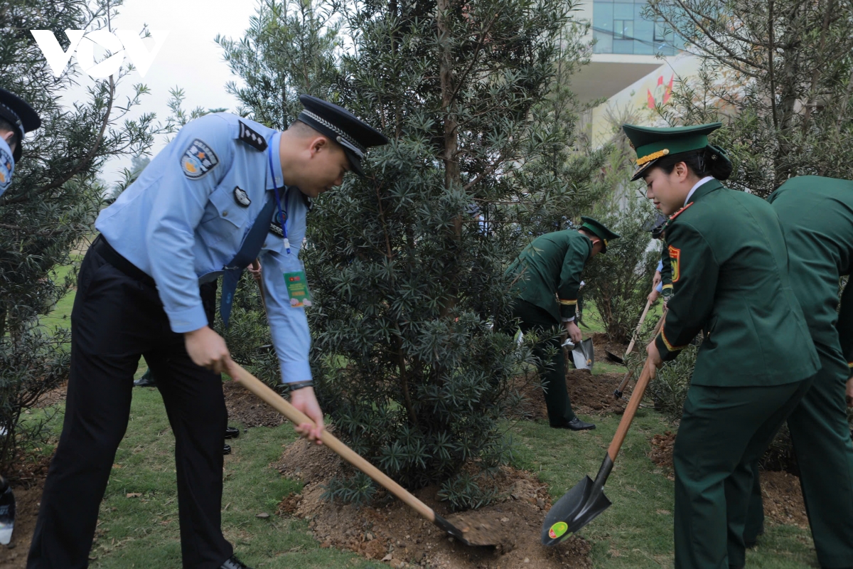 tọa đàm chiến sĩ, cán bộ việt nam trung quốc với chủ đề sắt son tình đồng chí hình ảnh 4 toa dam chien si, can bo viet nam trung quoc voi chu de sat son tinh dong chi hinh anh 4