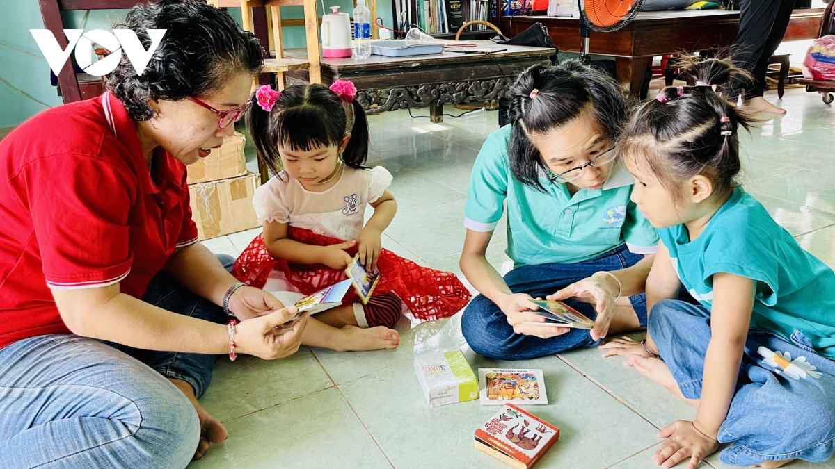 những người khuyết tật quên đi nghịch cảnh, nỗ lực vươn lên, sẻ chia với đời hình ảnh 3 nhung nguoi khuyet tat quen di nghich canh, no luc vuon len, se chia voi doi hinh anh 3