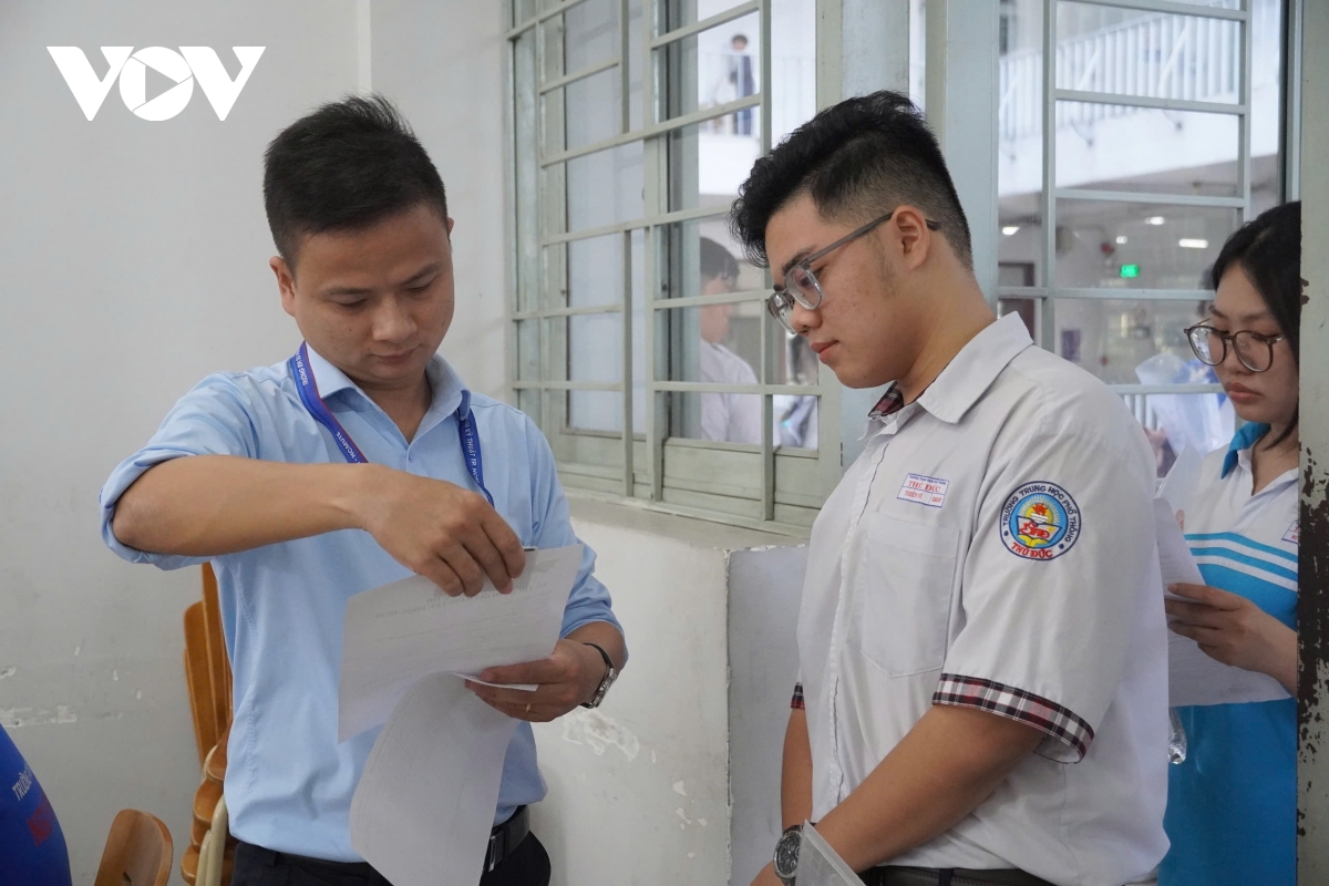 Đại học Quốc gia TP.HCM nói gì về sự cố phát đề chậm trong kỳ thi đánh giá năng lực?