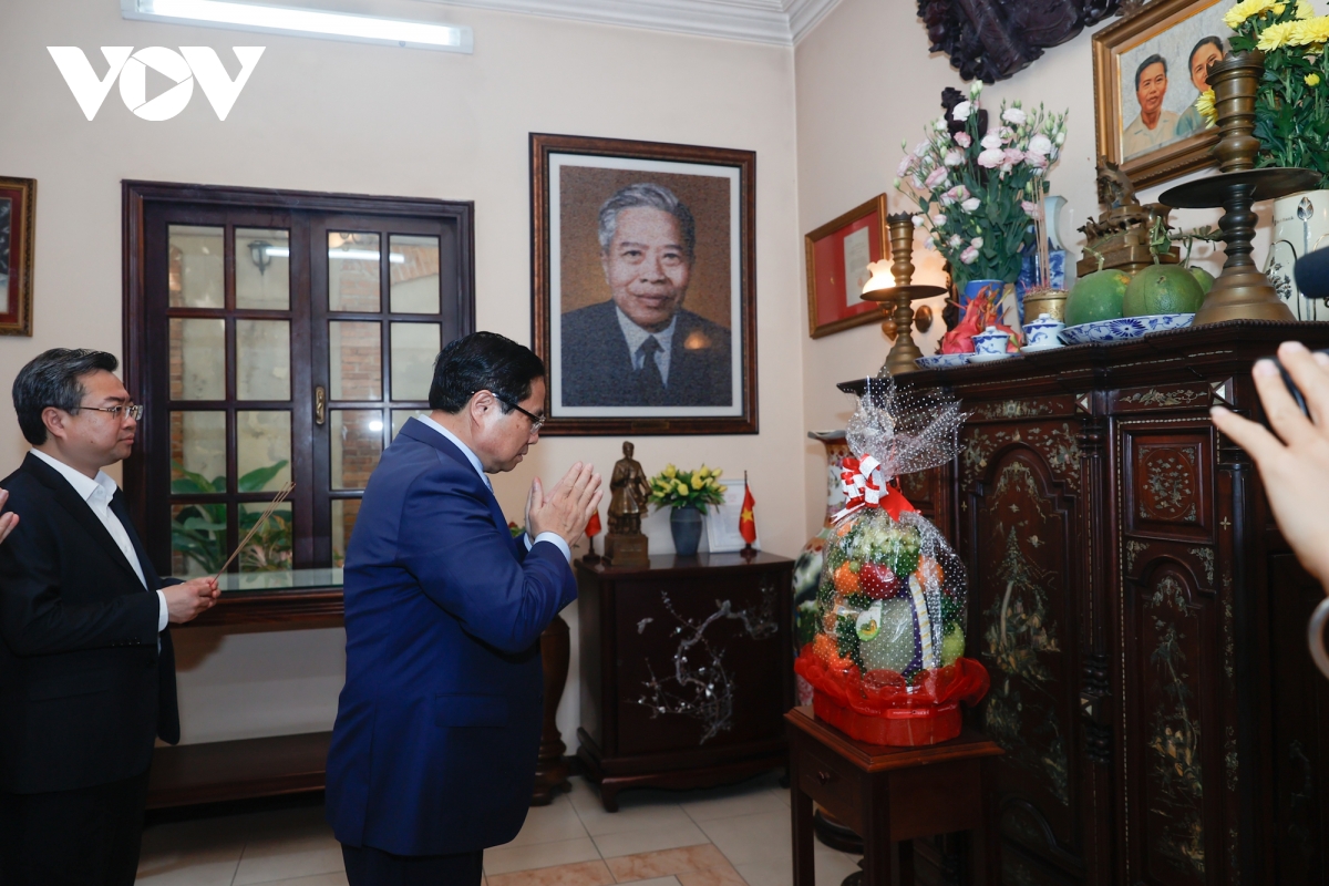 thu tuong dang huong tuong nho cac dong chi pham hung va vo van kiet hinh anh 1