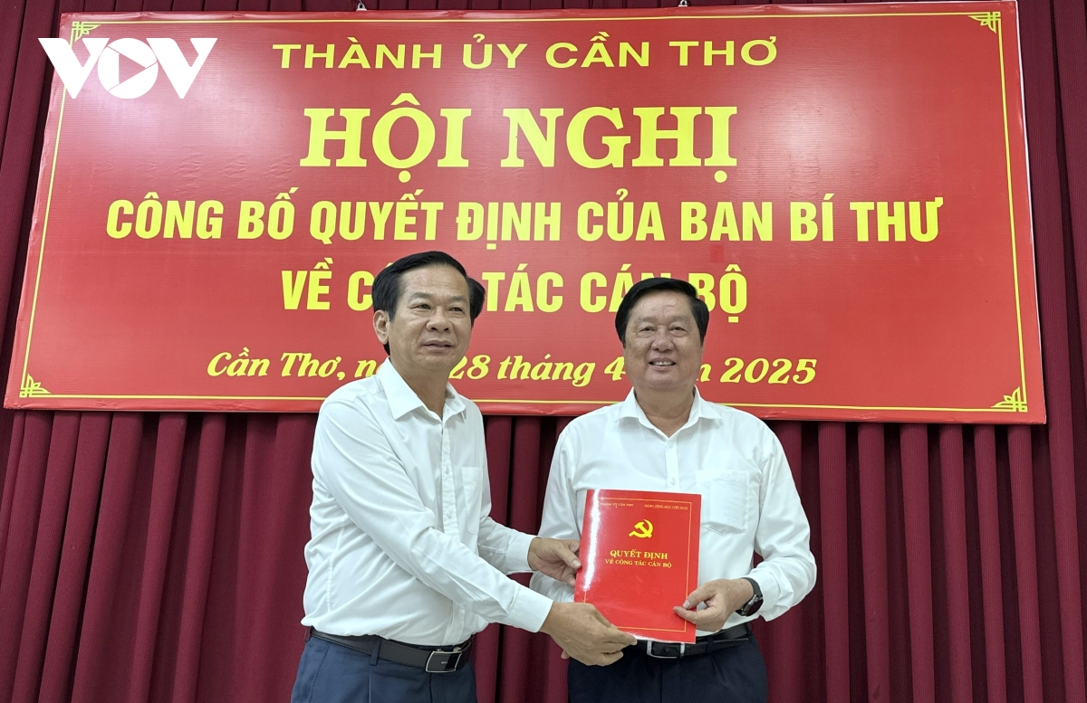 cần thơ công bố quyết định ban bí thư về công tác cán bộ hình ảnh 2 can tho cong bo quyet dinh ban bi thu ve cong tac can bo hinh anh 2