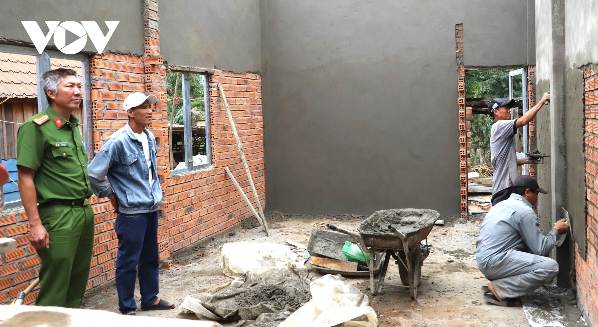 công an Đắk lắk khởi công xây 1.923 căn sau một tháng xoá nhà tạm hình ảnh 1 cong an Dak lak khoi cong xay 1.923 can sau mot thang xoa nha tam hinh anh 1