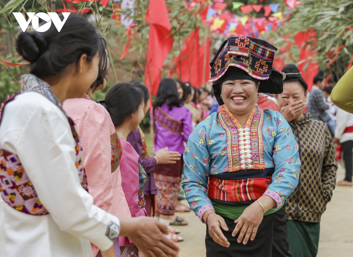 tưng bừng lễ hội bun huột nặm của người lào Điện biên hình ảnh 2 tung bung le hoi bun huot nam cua nguoi lao Dien bien hinh anh 2
