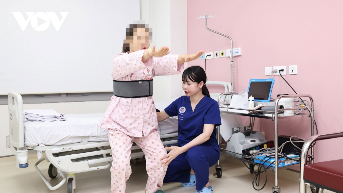 nữ bệnh nhân xúc động khi được cấy ghép tim nhân tạo bán phần thành công hình ảnh 2 nu benh nhan xuc dong khi duoc cay ghep tim nhan tao ban phan thanh cong hinh anh 2