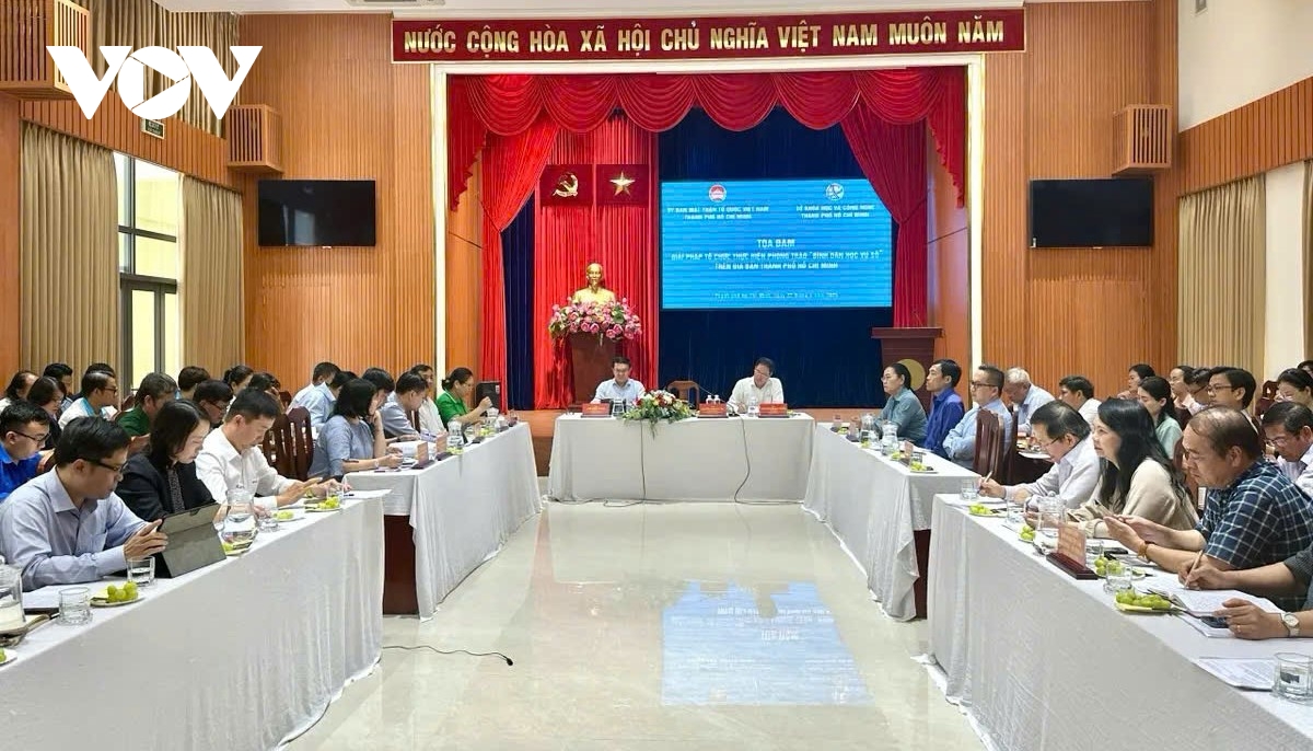Đưa bình dân học vụ số đến từng nhà, từng khu phố hình ảnh 1 Dua binh dan hoc vu so den tung nha, tung khu pho hinh anh 1