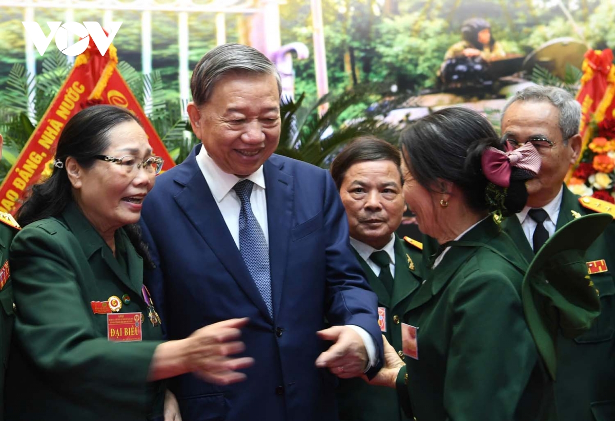 Tổng Bí thư: Người có công và gia đình họ sẽ có mức sống trung bình khá trở lên