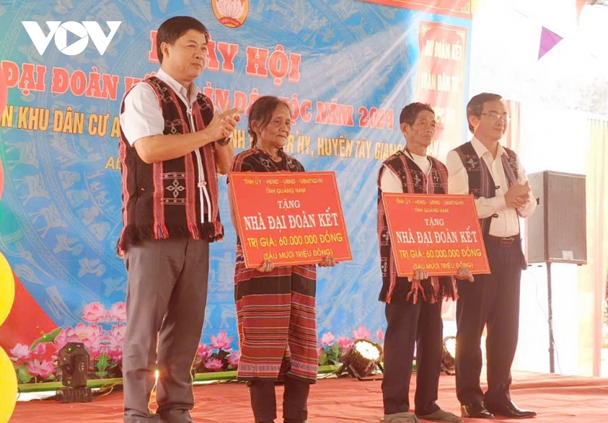 nhiều hộ nghèo người cơ tu ở quảng nam được ở trong nhà mới hình ảnh 4 nhieu ho ngheo nguoi co tu o quang nam duoc o trong nha moi hinh anh 4