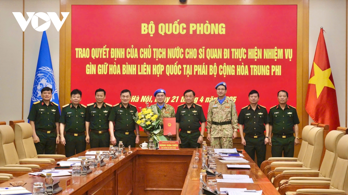 trao quyết định của chủ tịch nước cho sĩ quan gìn giữ hòa bình liên hợp quốc hình ảnh 3 trao quyet dinh cua chu tich nuoc cho si quan gin giu hoa binh lien hop quoc hinh anh 3