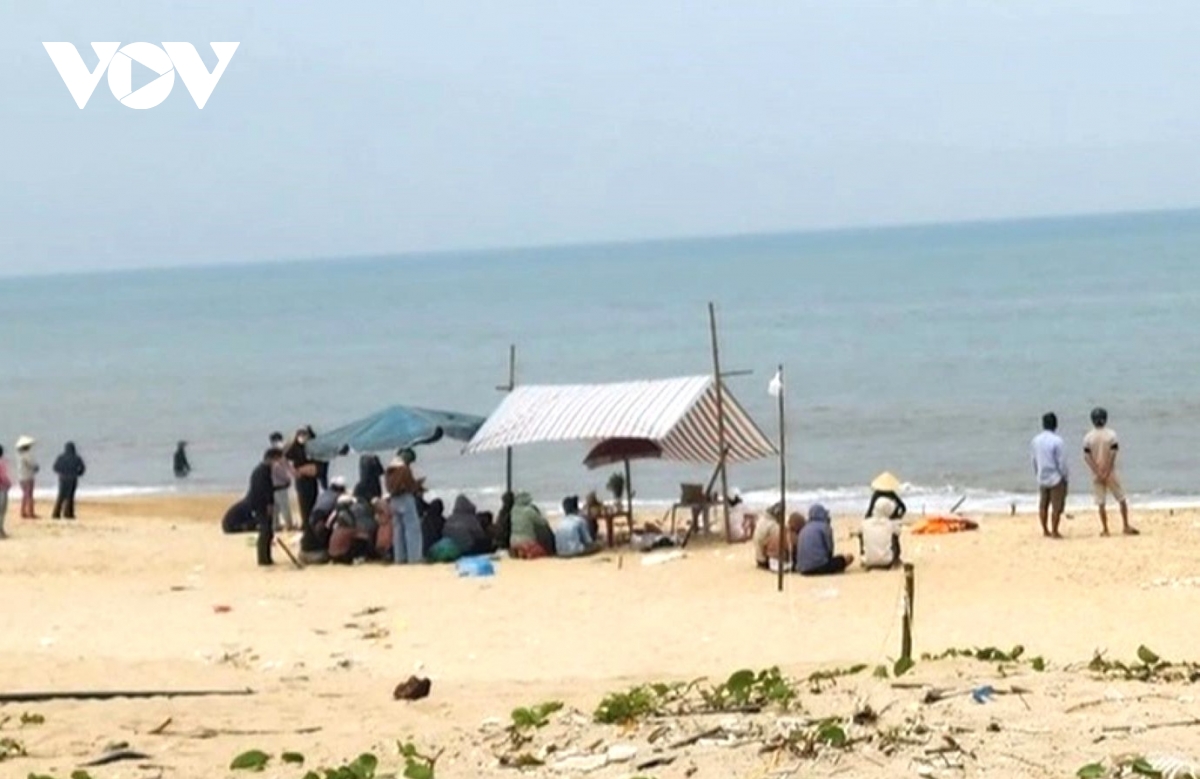 Tìm thấy thi thể học sinh lớp 7 bị đuối nước tại bãi biển Vinh Thanh, TP.Huế
