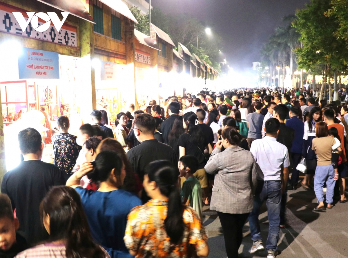 phố đi bộ từ sơn - Điểm nhấn đến văn hóa, du lịch mới của bắc ninh hình ảnh 4 pho di bo tu son - Diem nhan den van hoa, du lich moi cua bac ninh hinh anh 4