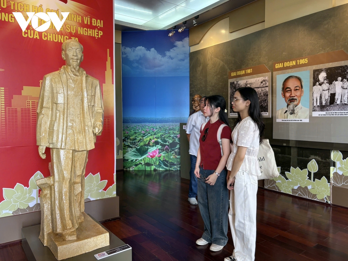 trung bay hon 150 tu lieu tu chien thang Dien bien phu den dai thang mua xuan 1975 hinh anh 4