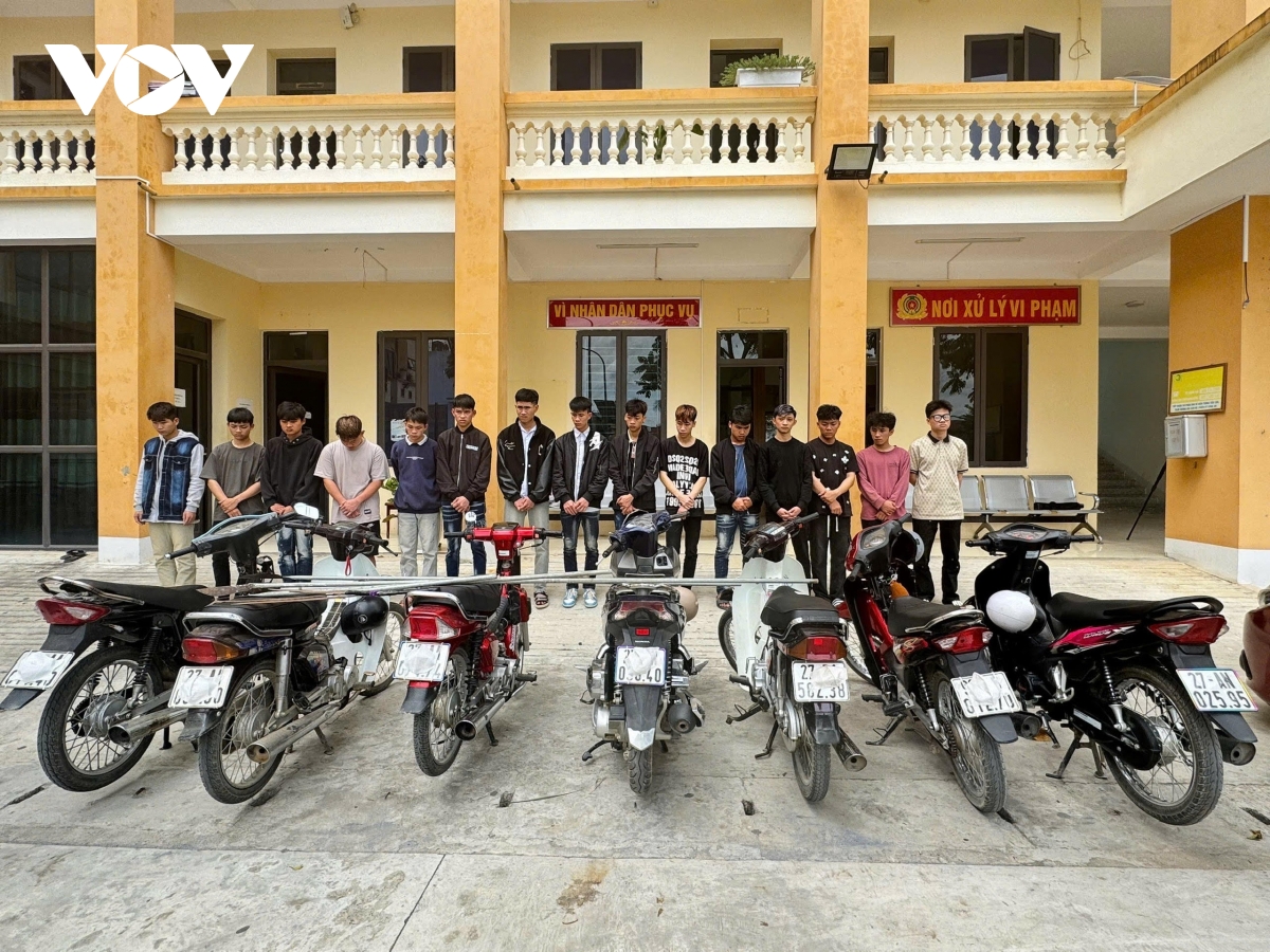 Tạm giữ nhóm "quái xế" mang hung khí gây rối ở Điện Biên