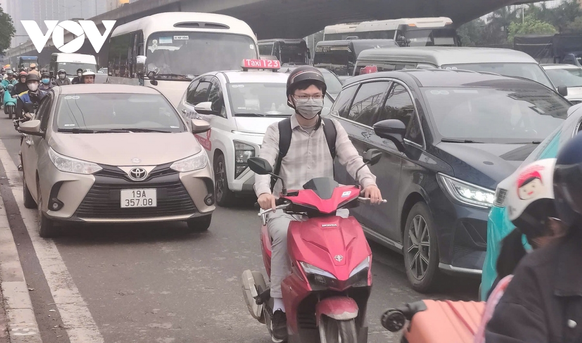 người dân nườm nượp rời nội thành hà nội, vành đai 3 trên cao ùn ứ hàng km hình ảnh 3 nguoi dan nuom nuop roi noi thanh ha noi, vanh dai 3 tren cao un u hang km hinh anh 3