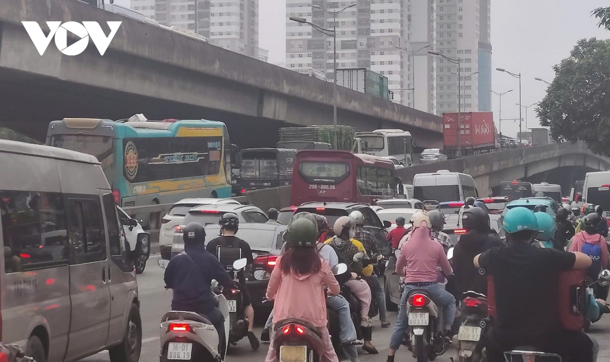 người dân nườm nượp rời nội thành hà nội, vành đai 3 trên cao ùn ứ hàng km hình ảnh 1 nguoi dan nuom nuop roi noi thanh ha noi, vanh dai 3 tren cao un u hang km hinh anh 1