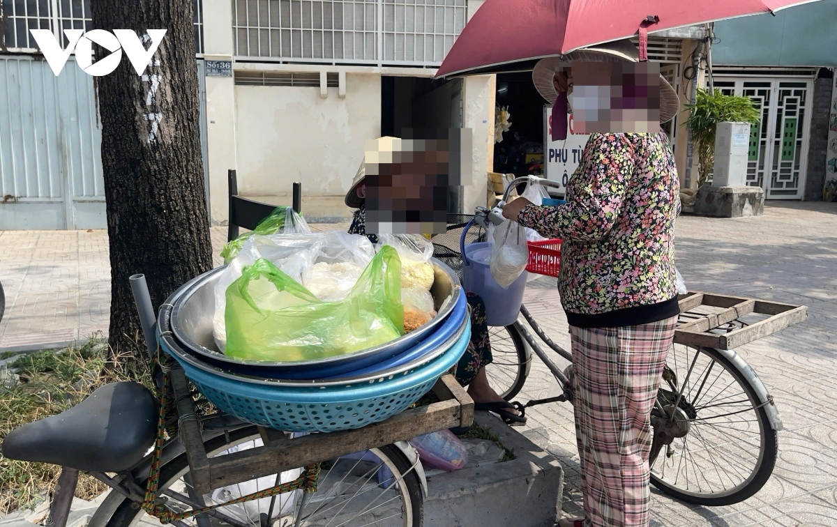 an toàn thực phẩm vỉa hè, không chỉ trách nhiệm của cơ quan chức năng hình ảnh 2 an toan thuc pham via he, khong chi trach nhiem cua co quan chuc nang hinh anh 2