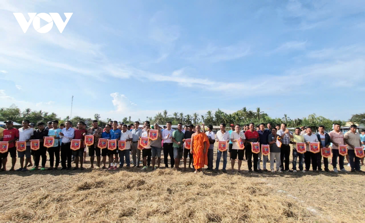 nhiều hoạt động chăm lo đồng bào khmer mừng tết cổ truyền chôl chnăm thmây hình ảnh 6 nhieu hoat dong cham lo dong bao khmer mung tet co truyen chol chnam thmay hinh anh 6
