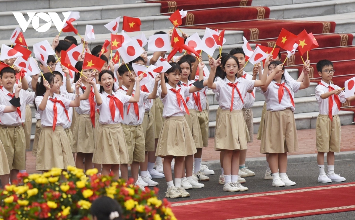 Ảnh thủ tướng phạm minh chính chủ trì lễ đón thủ tướng nhật bản ishiba shigeru hình ảnh 1 Anh thu tuong pham minh chinh chu tri le don thu tuong nhat ban ishiba shigeru hinh anh 1